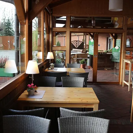 מלון Landgasthof Schoenecke 2*