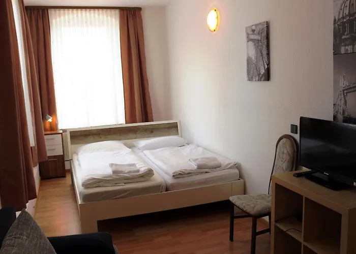 Landgasthof Schoenecke 2*